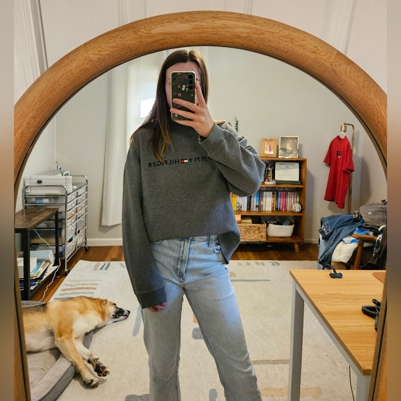 Tommy Hilfiger Embroidered Crew Neck Sweatshirt - Picture 2 of 6